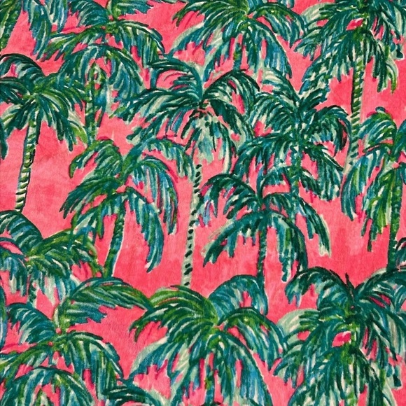 🌸 Lilly Pulitzer 60" Round Beach Towel in Pink Blossom Suite Views - Picture 2 of 6